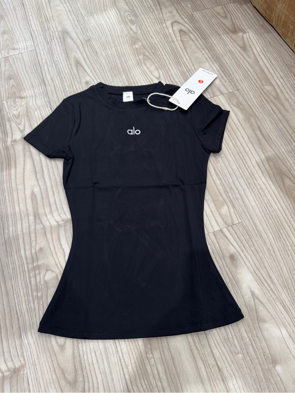 ALO Yoga Black Short-Sleeve Slim Performance Tee